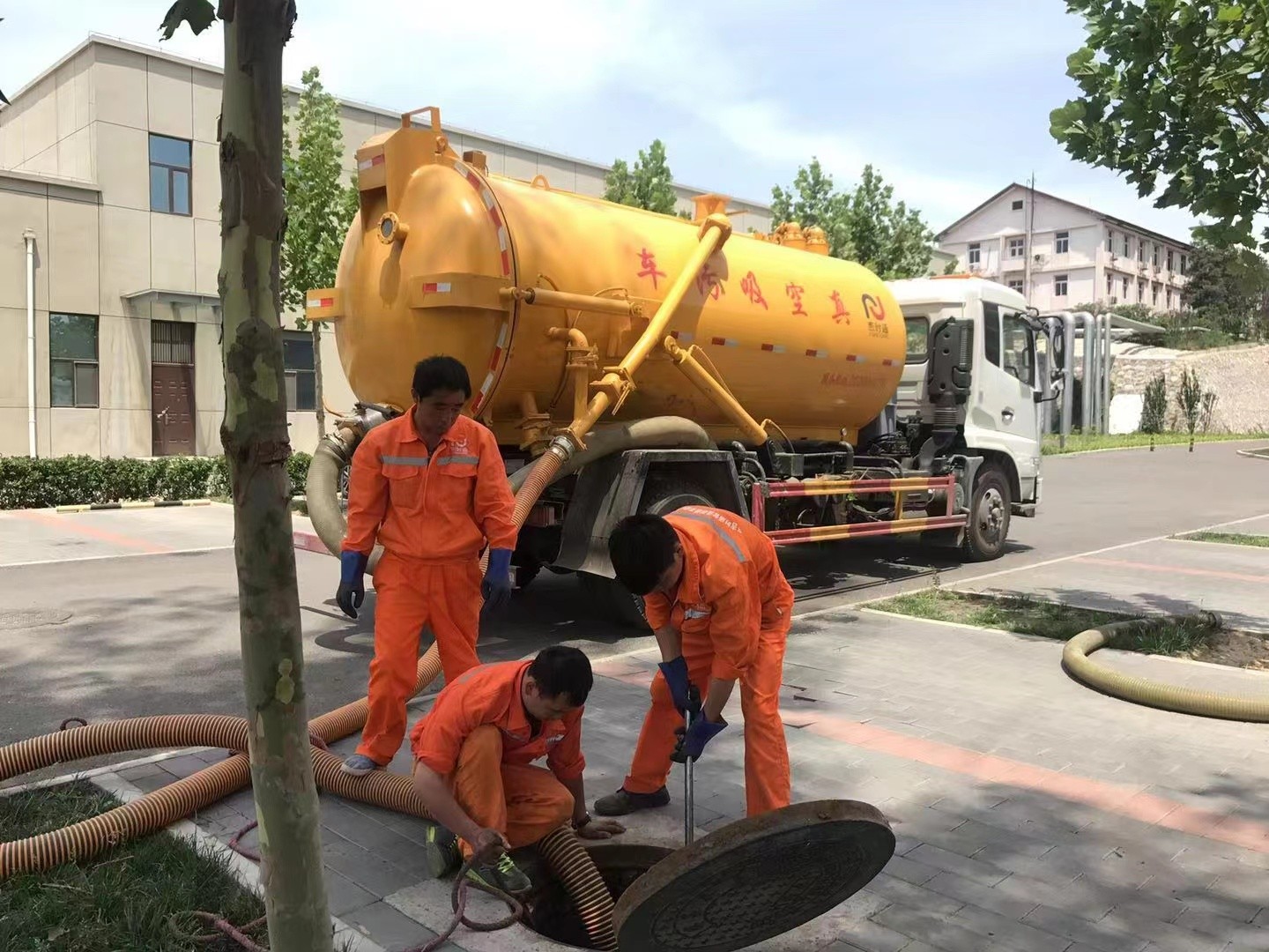 巩留化粪池清理与5-8吨吸粪车施工效率分析
